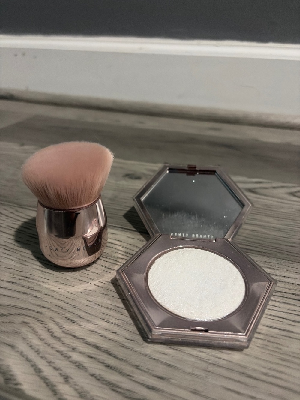 Fenty Beauty How Many Carats? Diamond Bomb and Brush